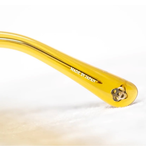 πHPπ π Oscar De La Renta Sunglasses - Picture 8 of 10